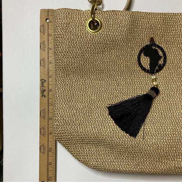 Woven Tote with Africa Emblem Tassel - Picture 4 of 8
